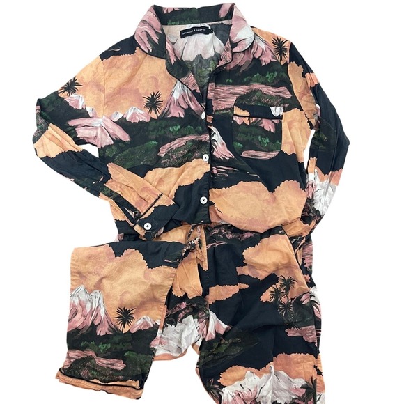 Desmond & Dempsey Other - Desmond Dempsey Pajama Set L Luxury Print Designer Loungewear Rare South Island